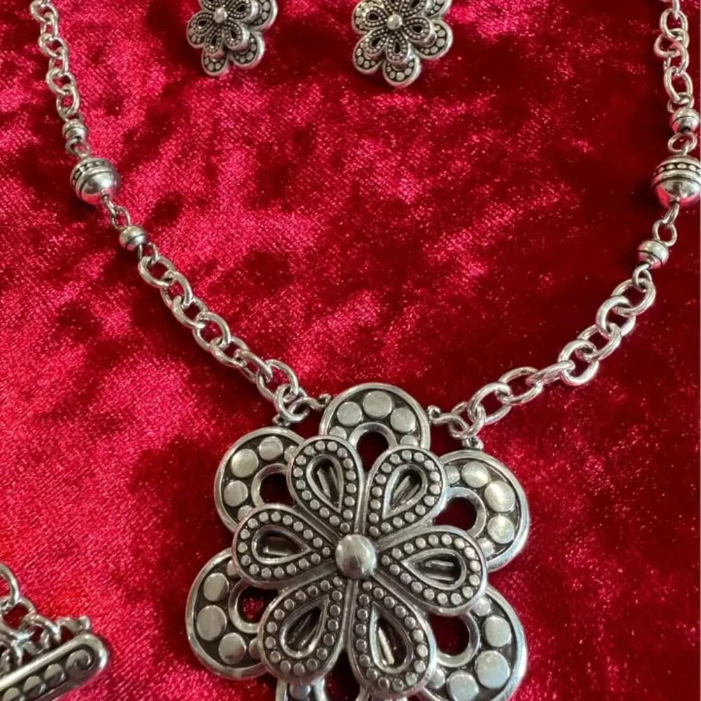 Brighton flower jewelry set - Picture 3 of 3